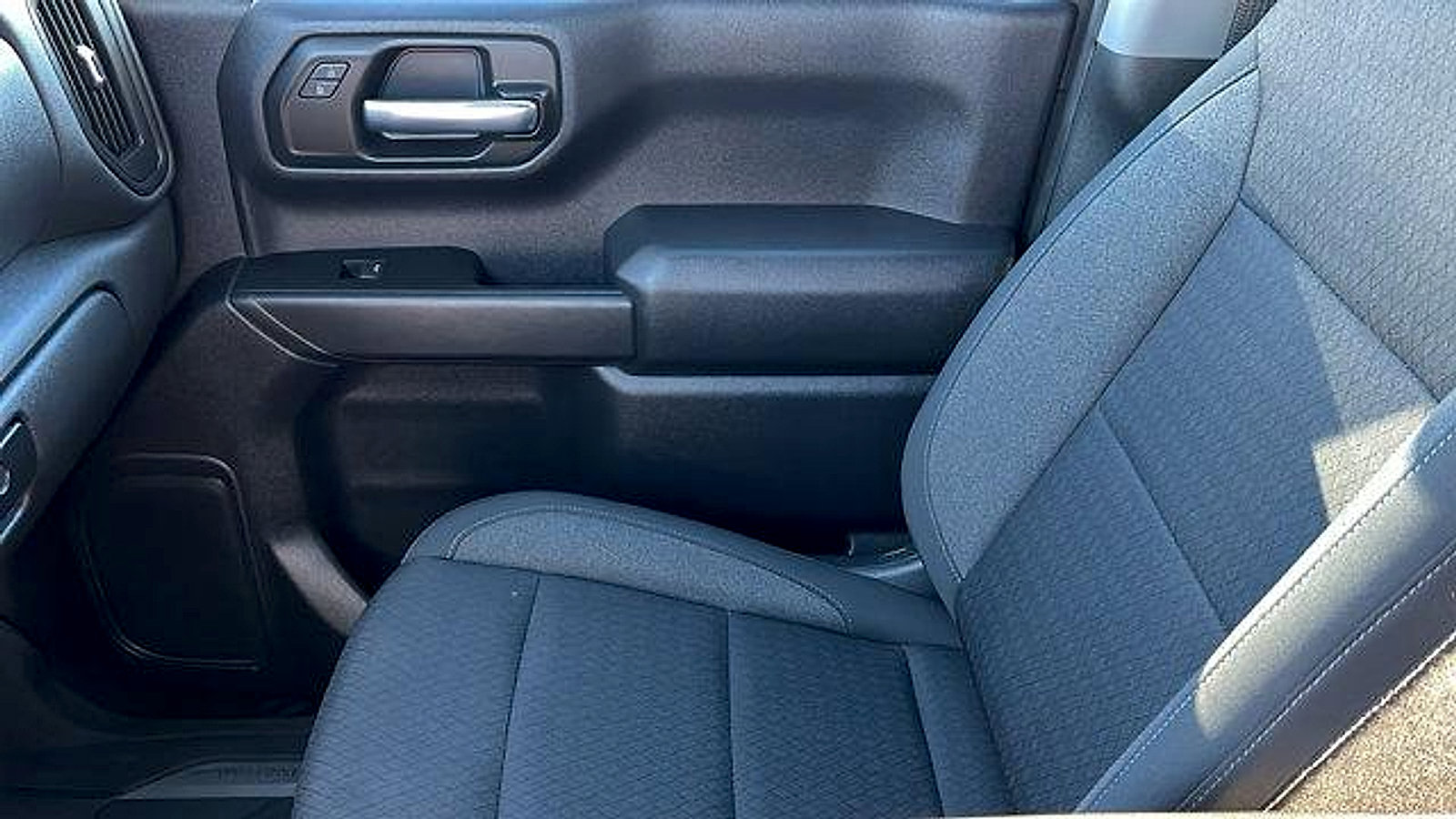 Certified 2023 Chevrolet Silverado 1500 Custom image 18