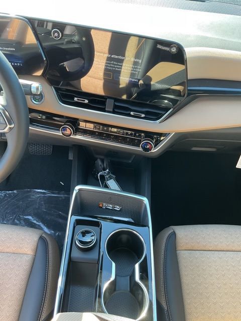 New 2026 Chevrolet Equinox ACTIV w/ Convenience Package III image 17