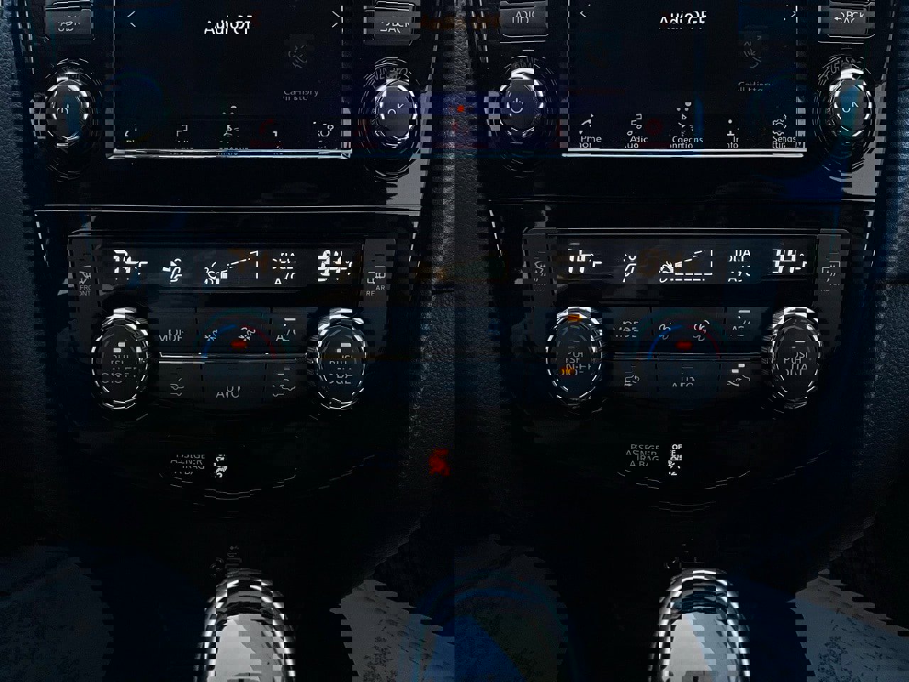 Used 2018 Nissan Rogue SV image 26