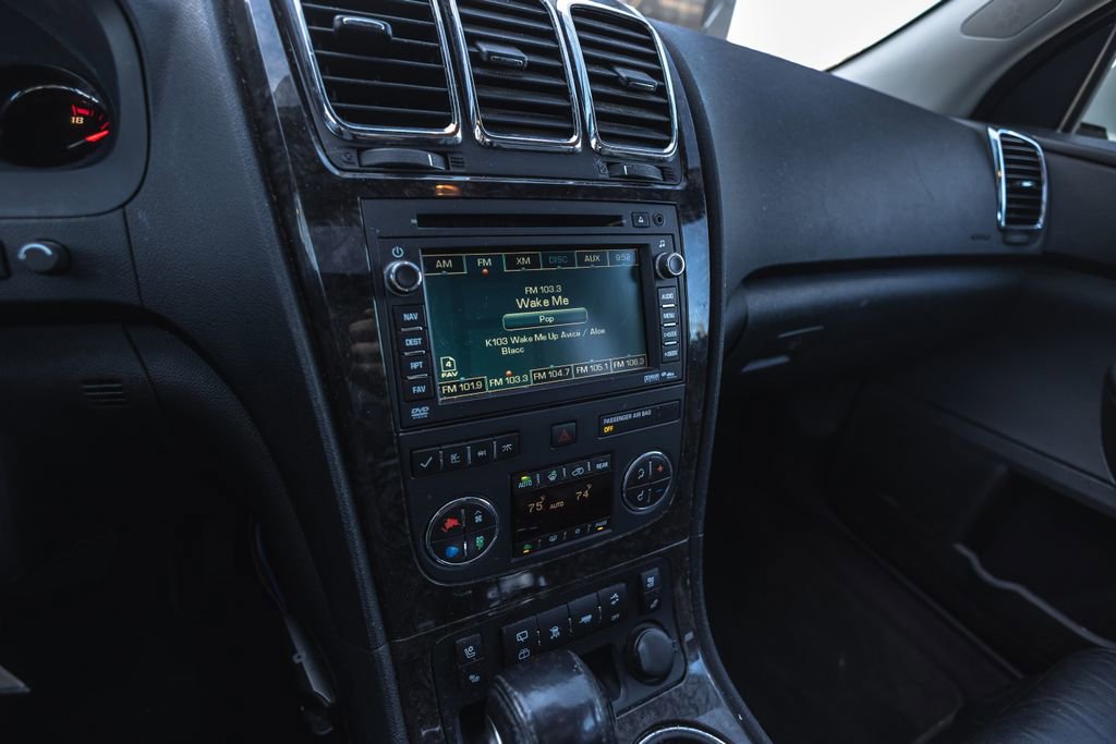 Used 2011 GMC Acadia Denali image 7