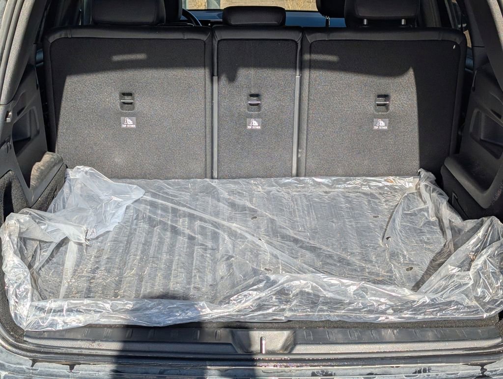 Used 2020 Mercedes-Benz GLB 250 4MATIC w/ Premium Package image 28