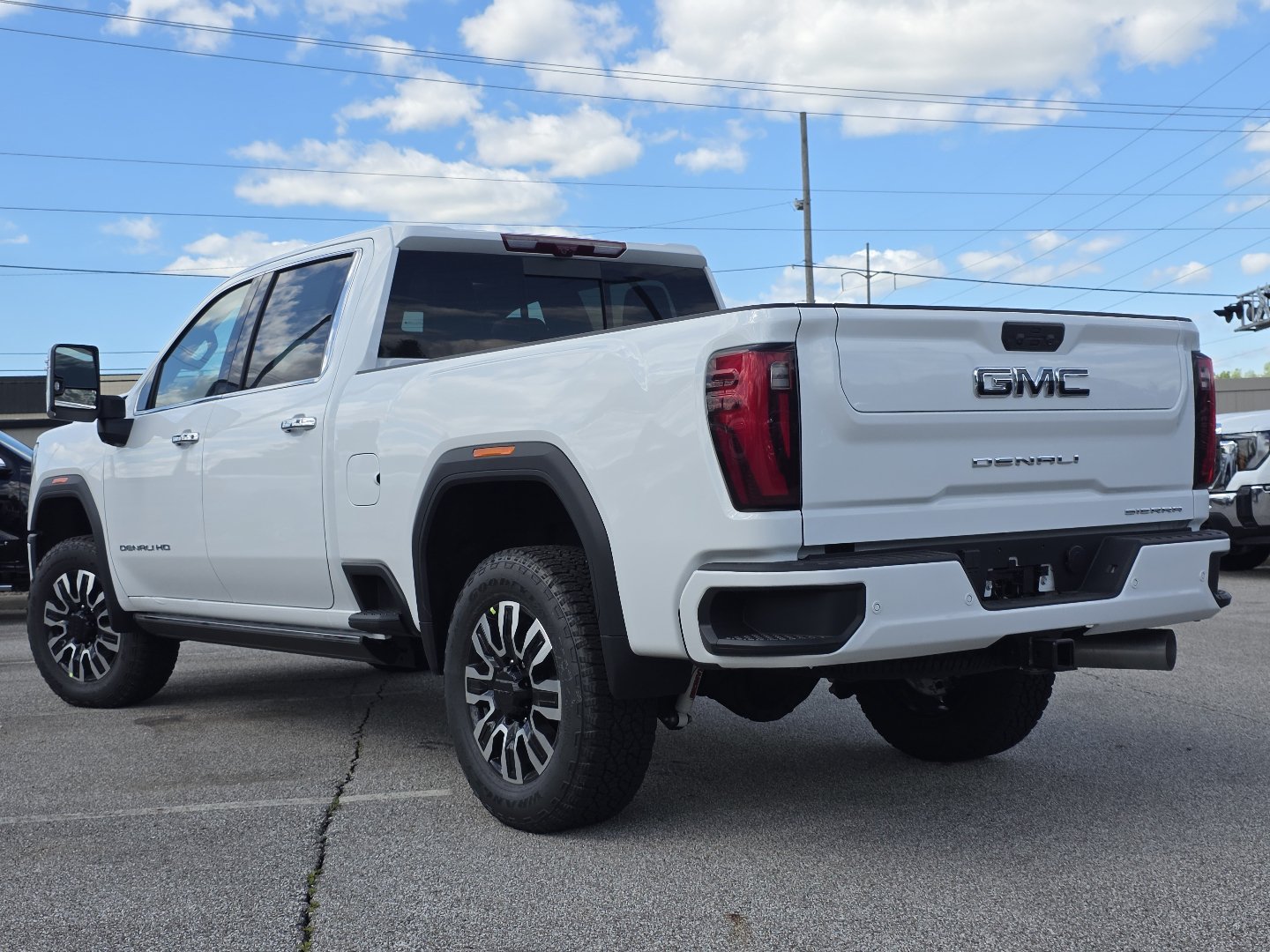 New 2026 GMC Sierra 2500 Denali Ultimate AWD/4WD image 17