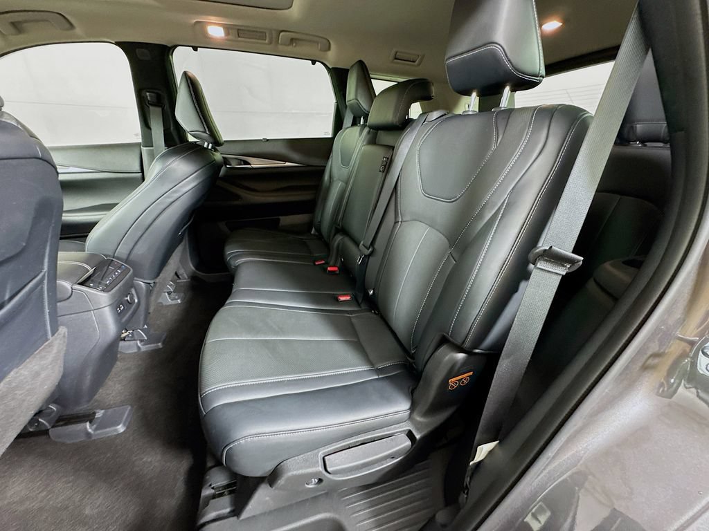 Certified 2023 INFINITI QX60 Luxe w/ Cargo Package FWD image 33