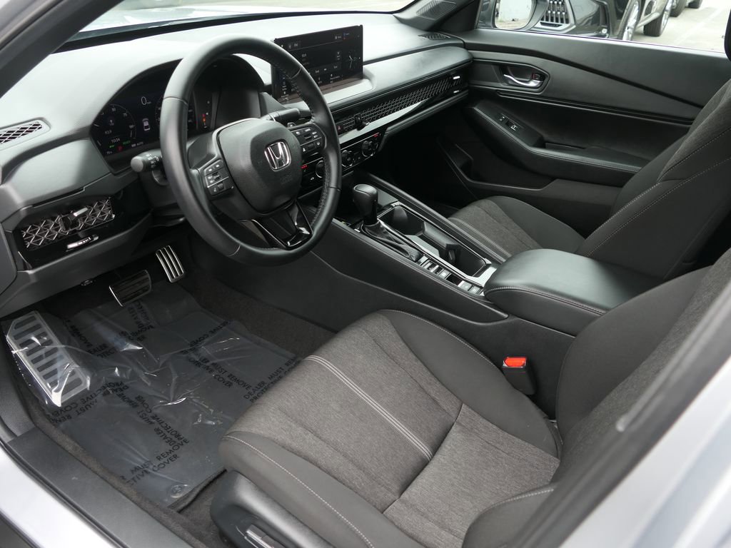 Used 2025 Honda Accord Sport image 11