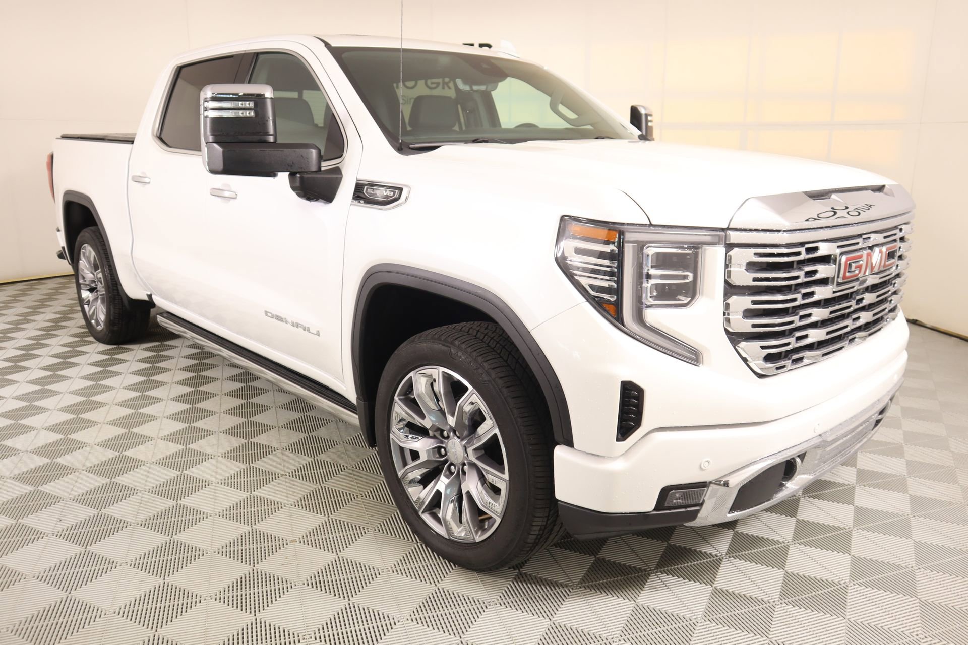 Used 2024 GMC Sierra 1500 Denali w/ Denali Reserve Package image 1