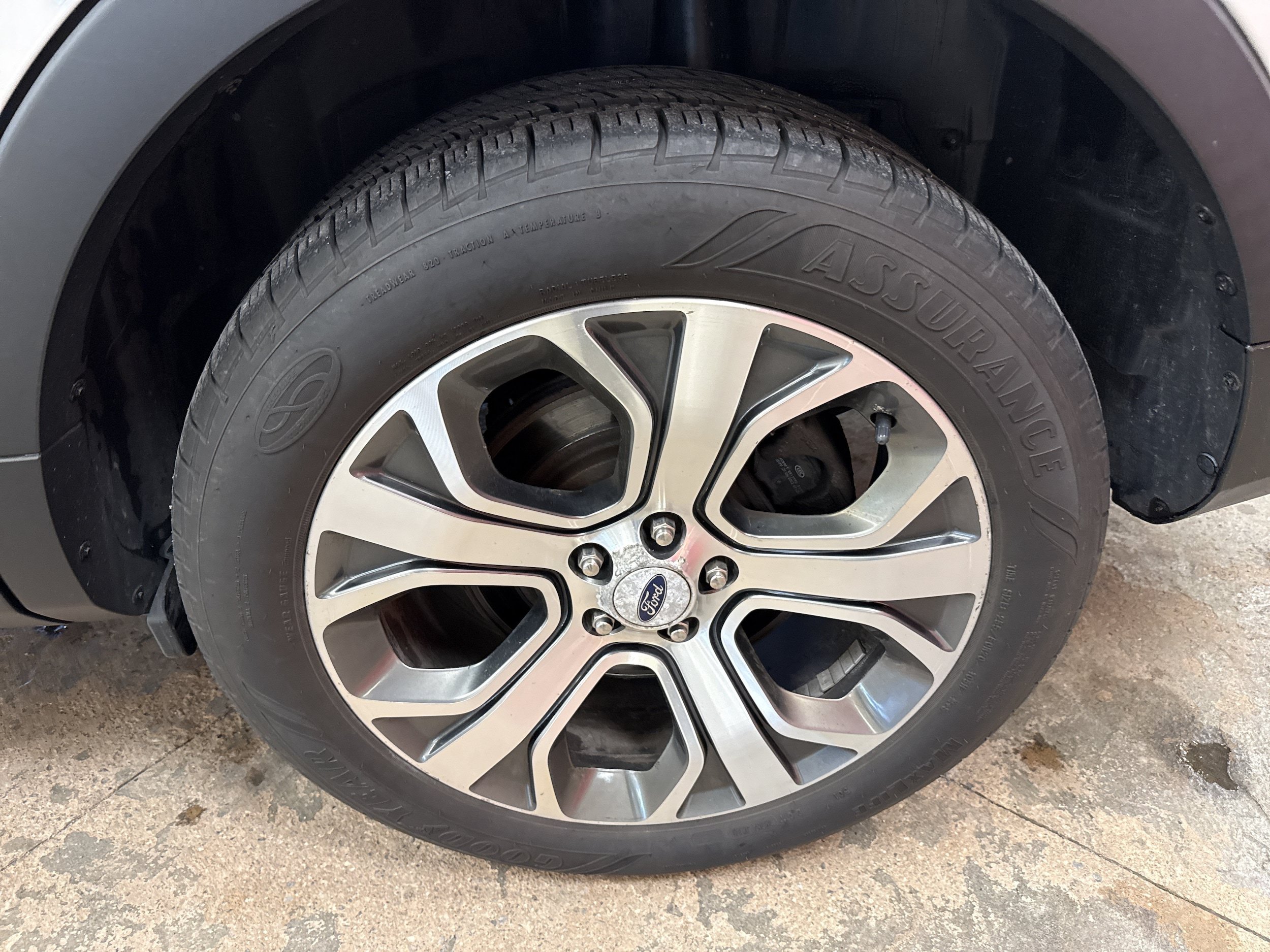 Used 2018 Ford Explorer Platinum AWD/4WD image 8