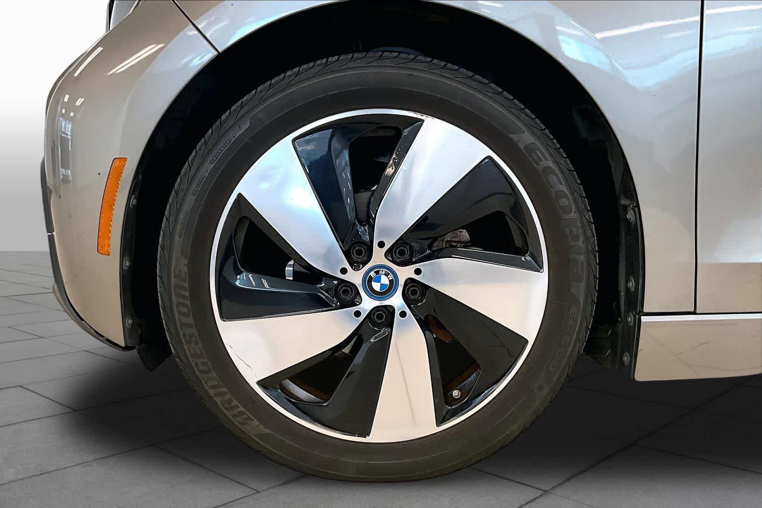Used 2017 BMW i3 w/ Range Extender RWD image 9