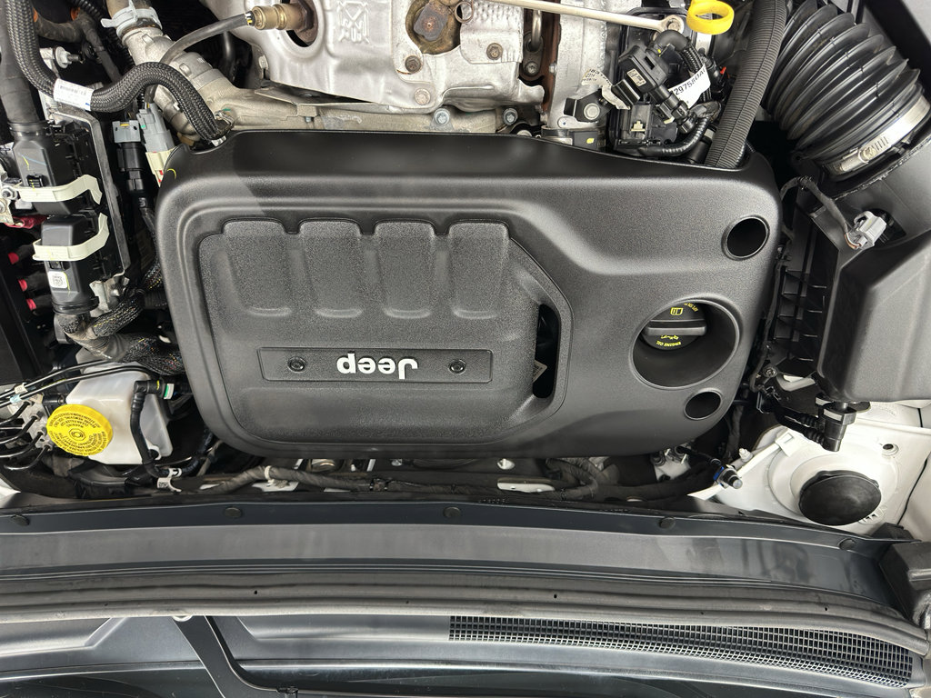 Used 2019 Jeep Cherokee Latitude Plus AWD/4WD image 19