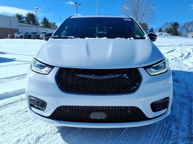 New 2026 Chrysler Pacifica Select image 2