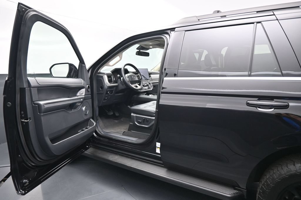 Certified 2024 Ford Expedition XLT AWD/4WD image 9