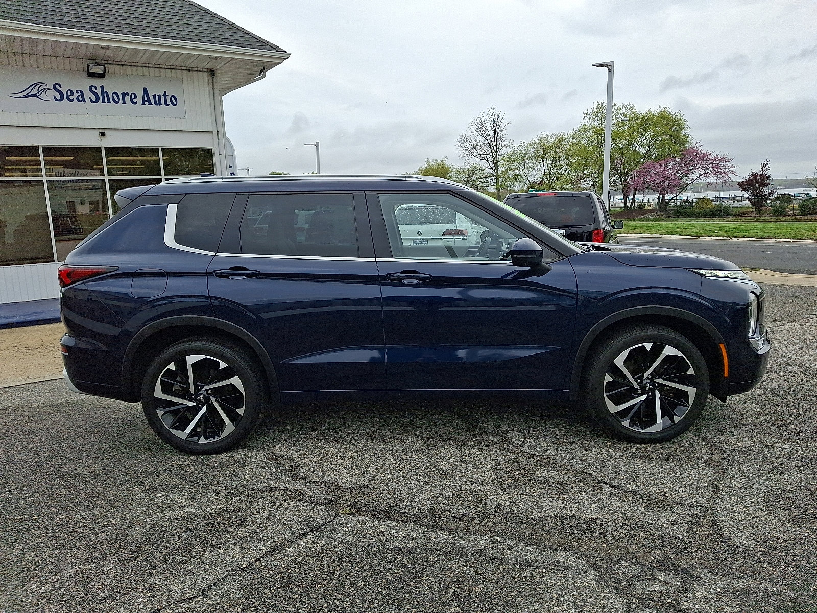 Used 2023 Mitsubishi Outlander SEL 40th Anniversary AWD/4WD image 7
