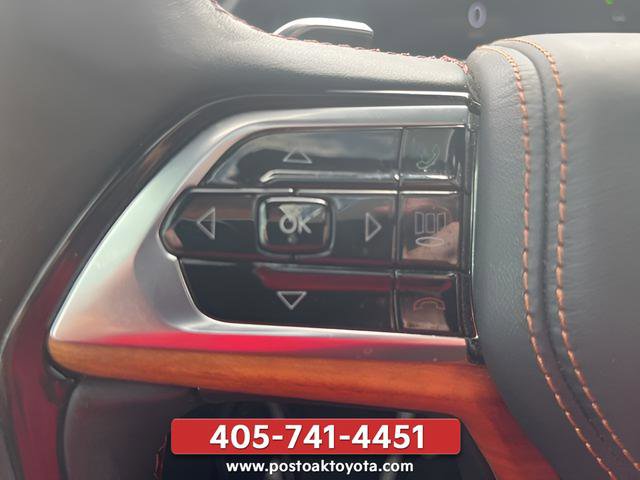 Used 2022 Jeep Grand Cherokee Summit AWD/4WD image 13