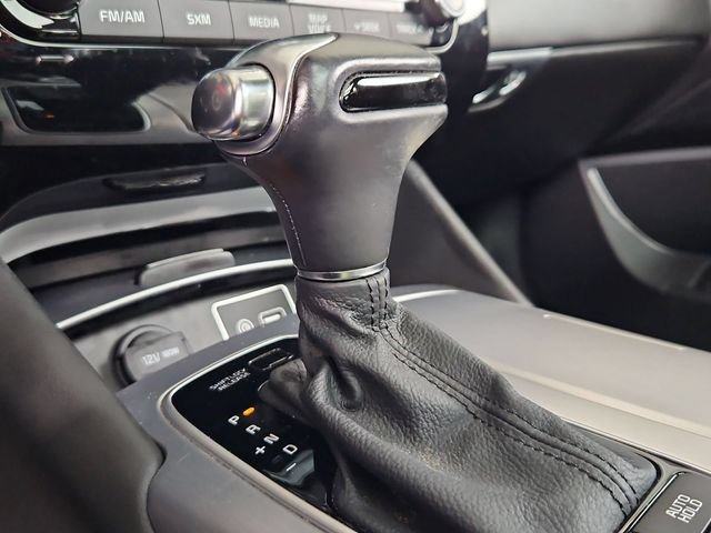 Used 2017 Kia K900 Premium RWD image 16