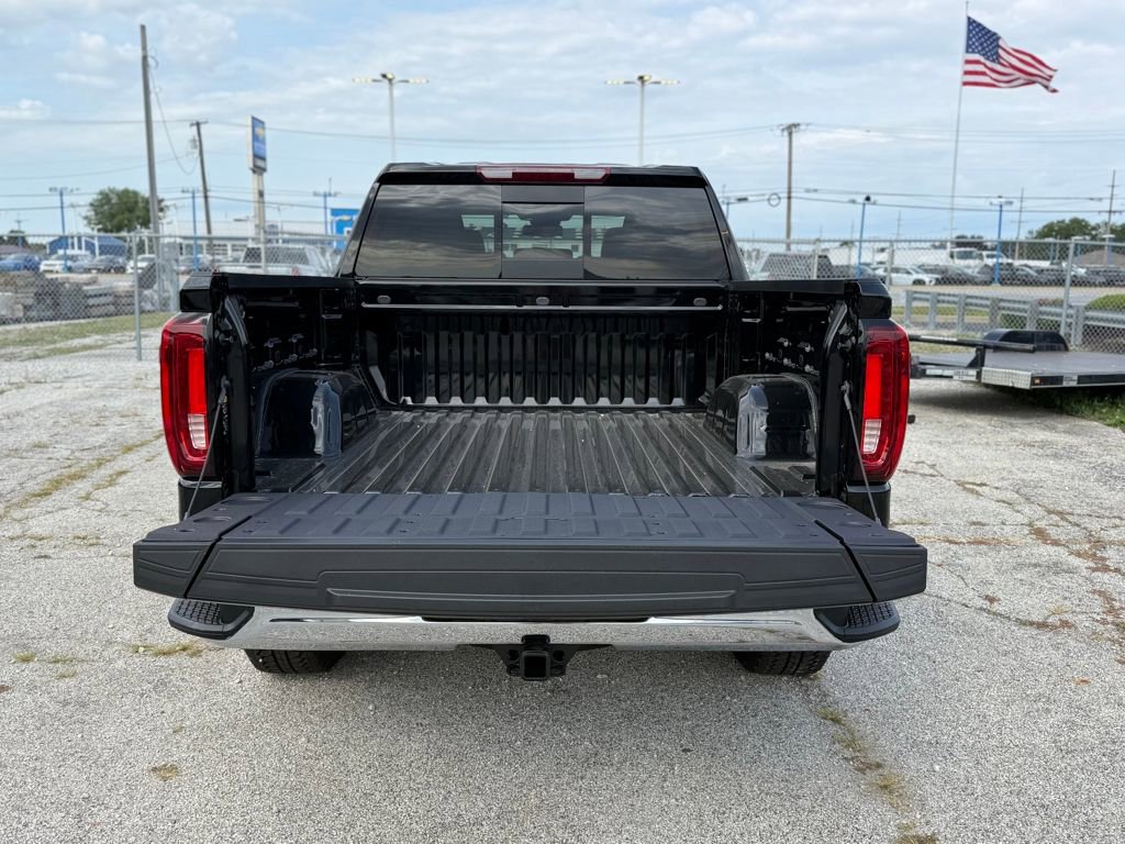 New 2026 GMC Sierra 1500 SLT w/ SLT Premium Package image 3