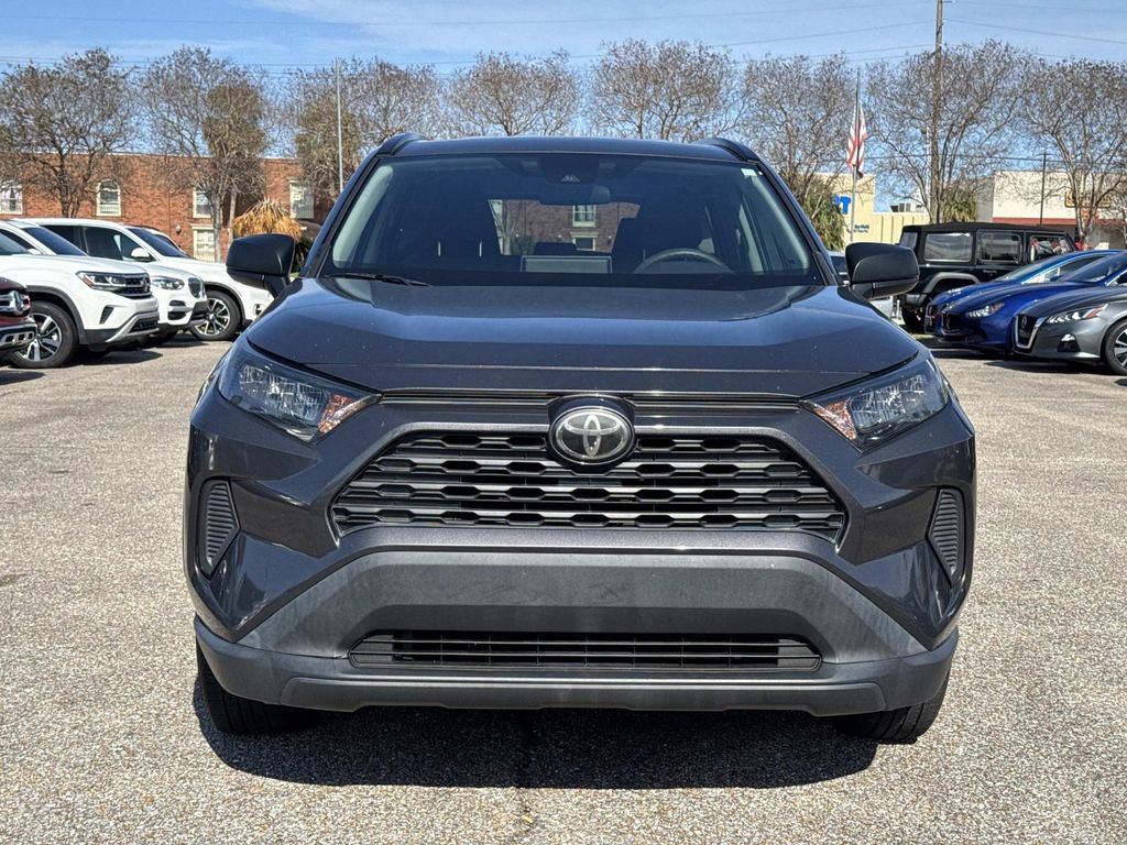 Used 2019 Toyota RAV4 LE image 2