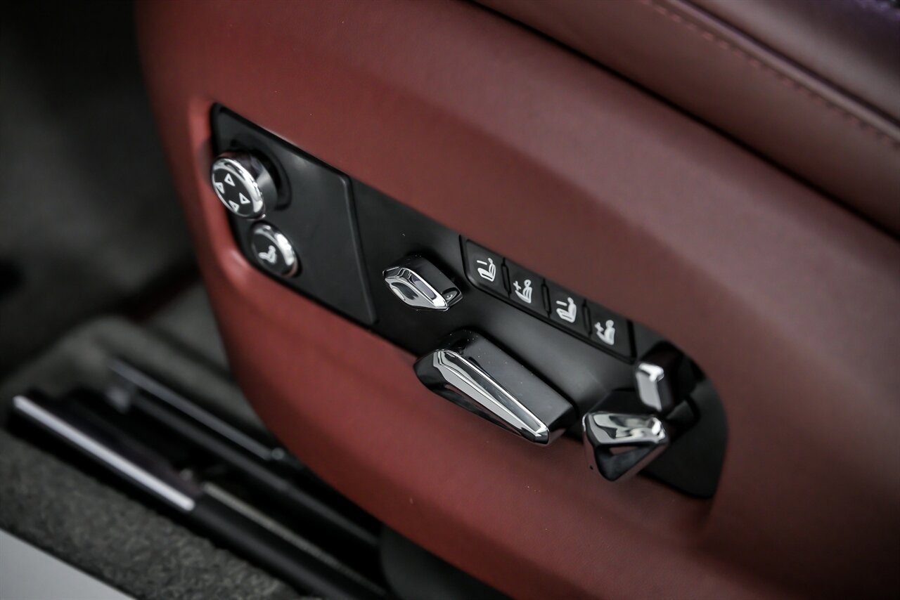 Used 2023 Bentley Flying Spur V8 image 27