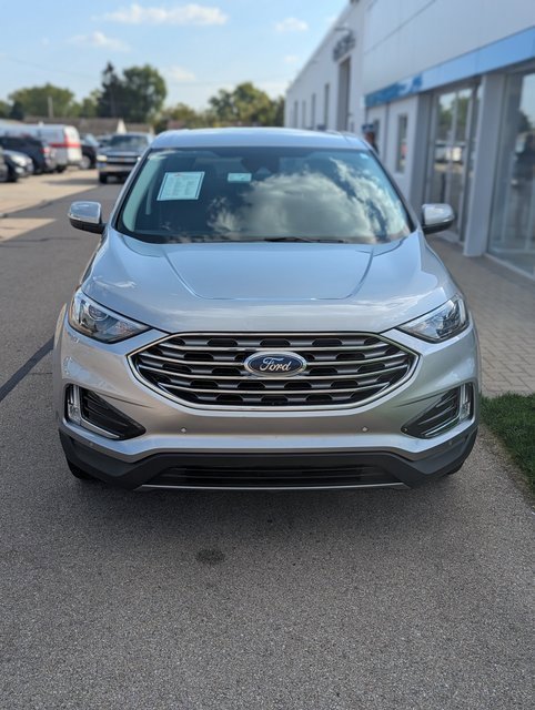 Used 2024 Ford Edge Titanium image 2