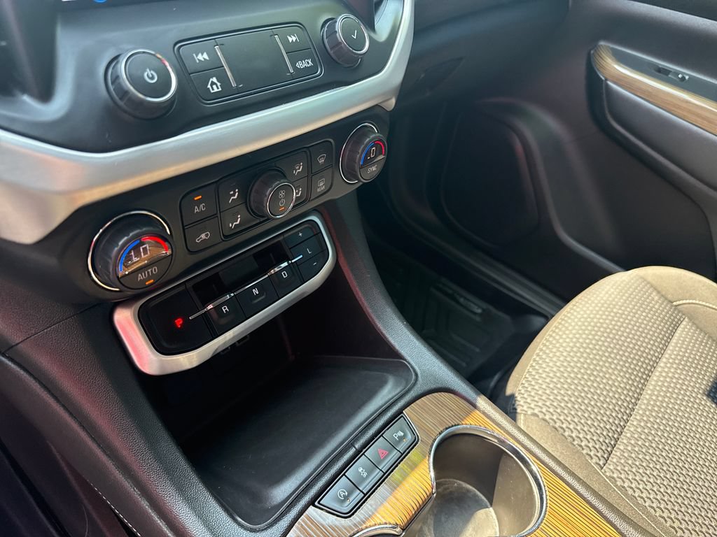 Used 2021 GMC Acadia SLE FWD image 35