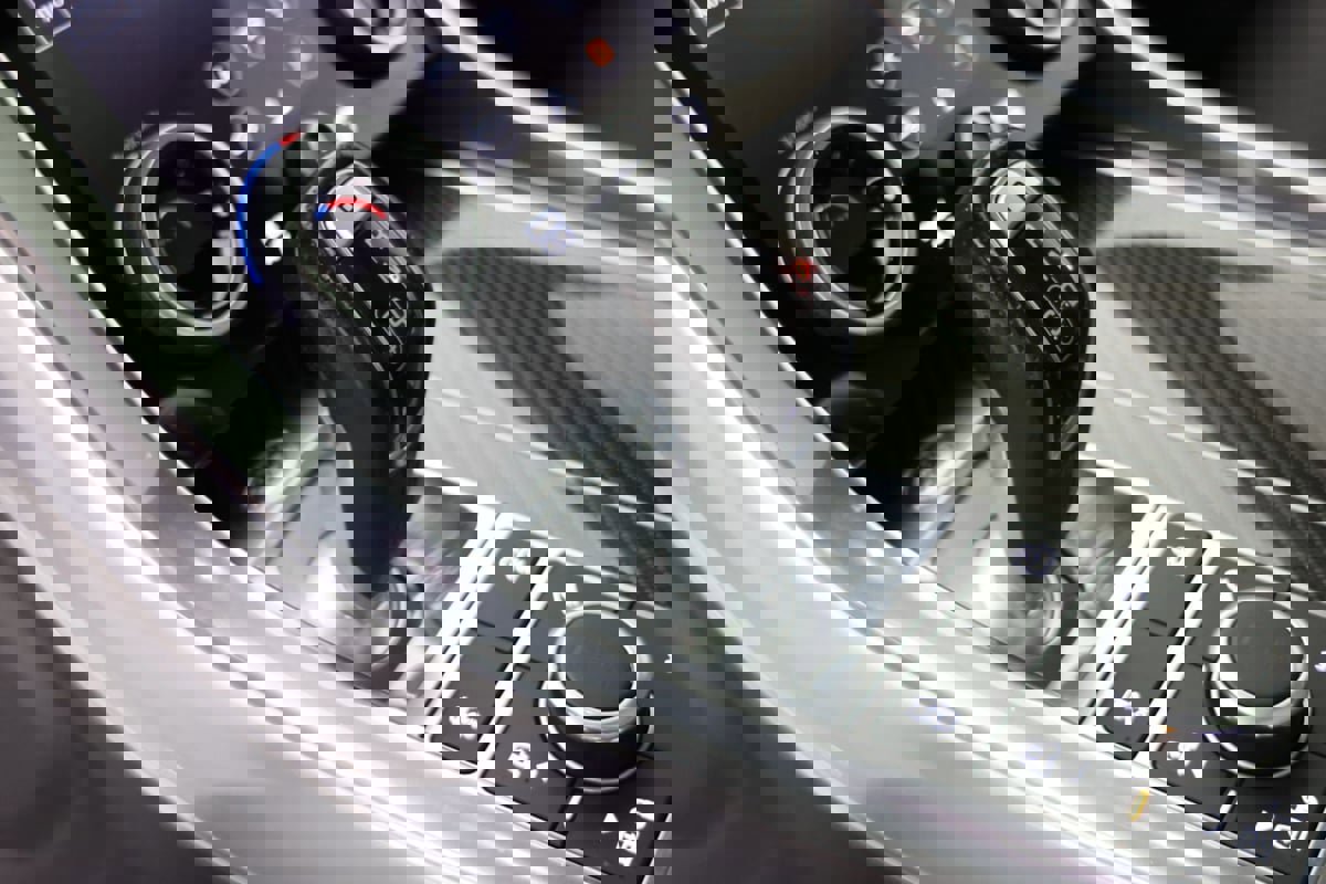 Used 2018 Land Rover Range Rover Sport SVR image 6