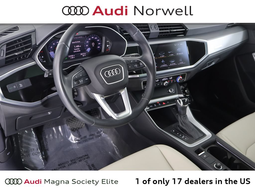Used 2023 Audi Q3 2.0T Premium w/ Convenience Package AWD/4WD image 2