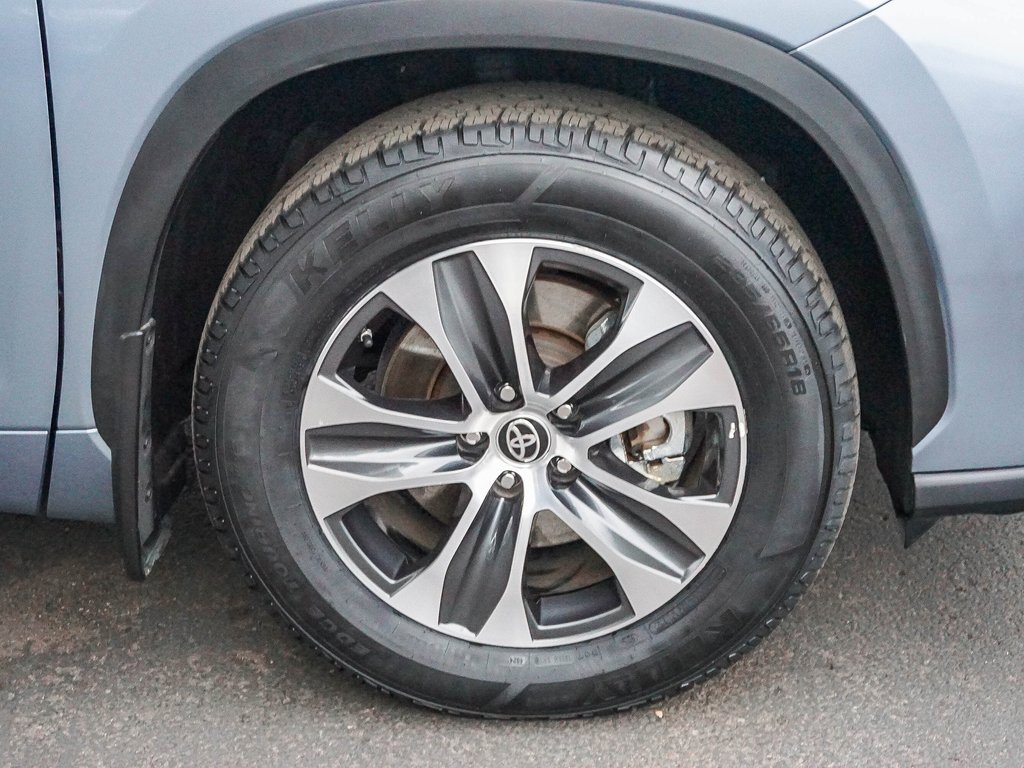 Used 2022 Toyota Highlander XLE image 10