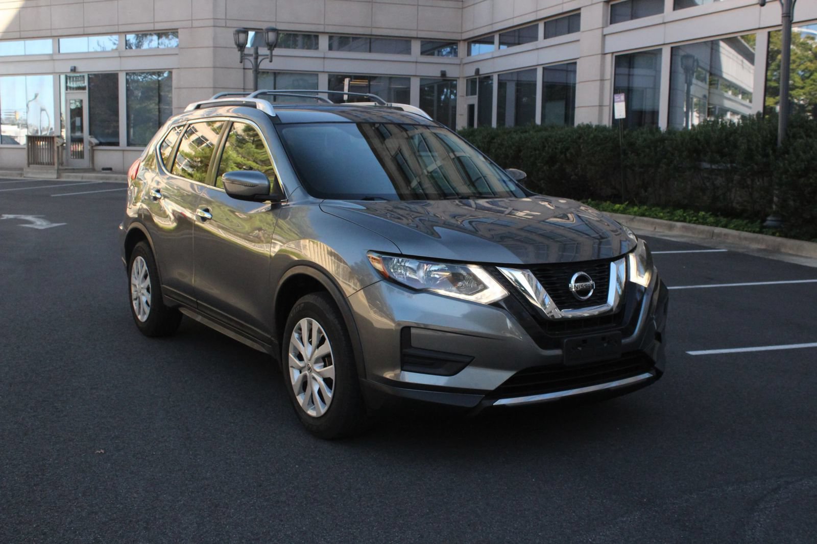 Used 2017 Nissan Rogue S w/ S Appearance Package FWD image 1