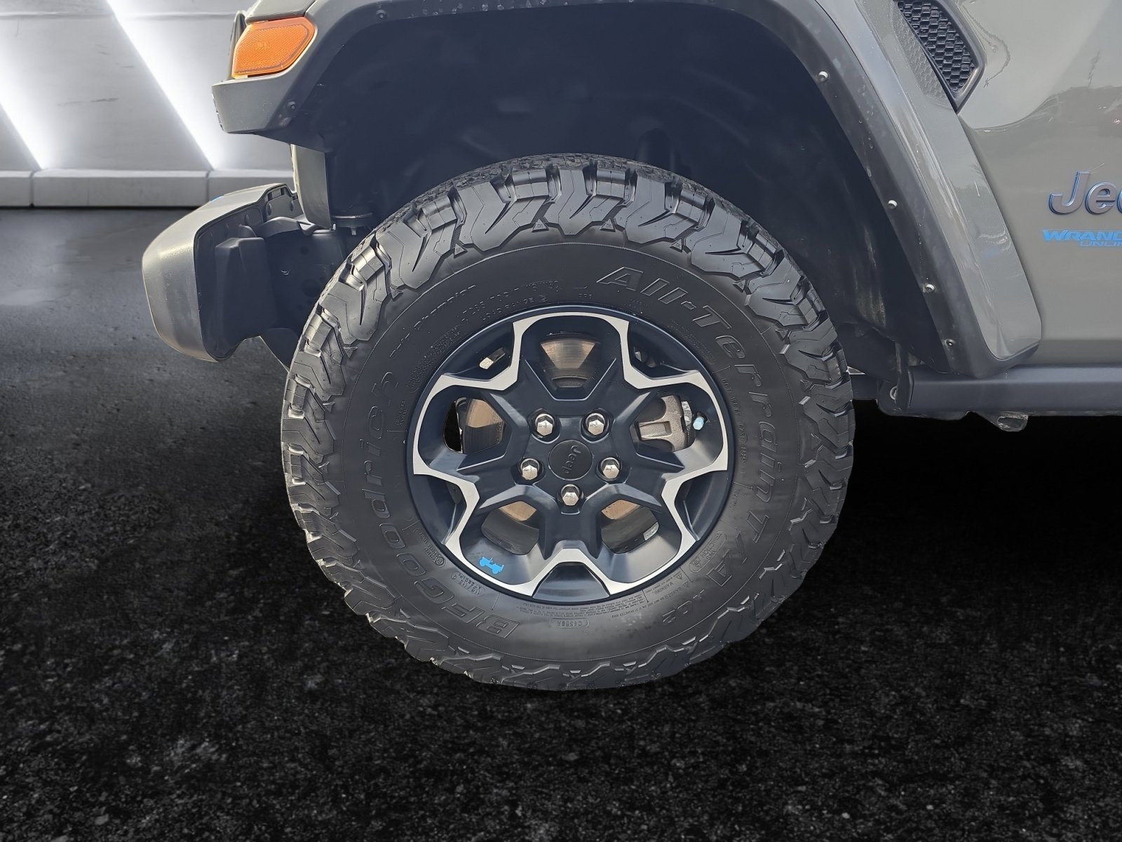 Used 2022 Jeep Wrangler Unlimited Rubicon 4xe w/ Cold Weather Group image 9