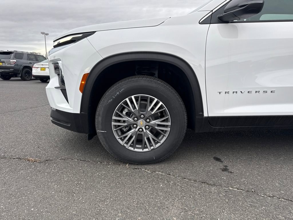 New 2025 Chevrolet Traverse LT w/ LPO, Floor Liner Package image 10
