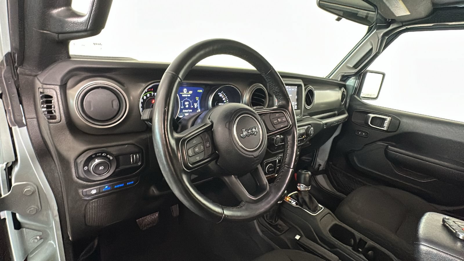 Used 2023 Jeep Wrangler Unlimited w/ Cold Weather Group AWD/4WD image 16