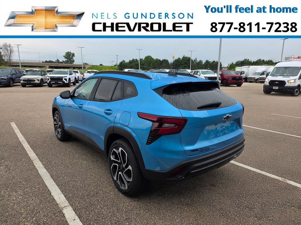 New 2026 Chevrolet Trax RS w/ Sunroof Package FWD image 5