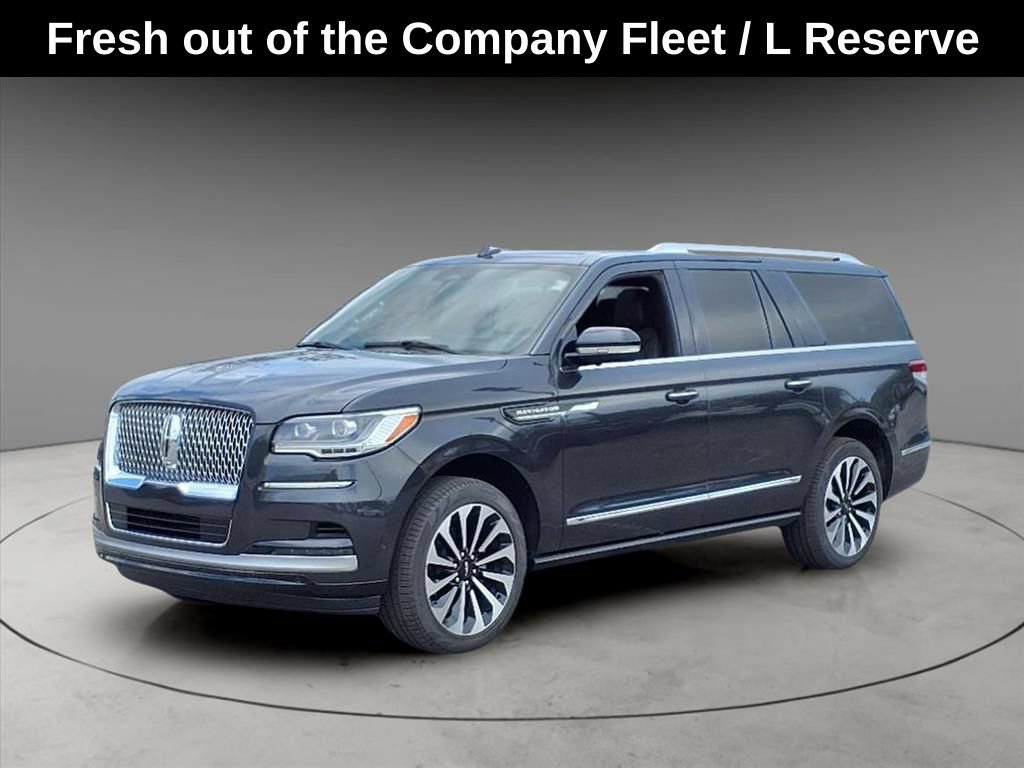 Used 2024 Lincoln Navigator L Reserve AWD/4WD image 1