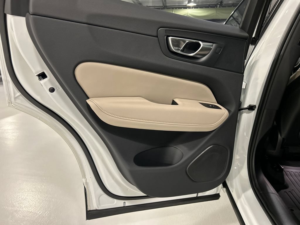 Used 2026 Volvo XC60 B5 Plus w/ Protection Package Premier AWD/4WD image 21