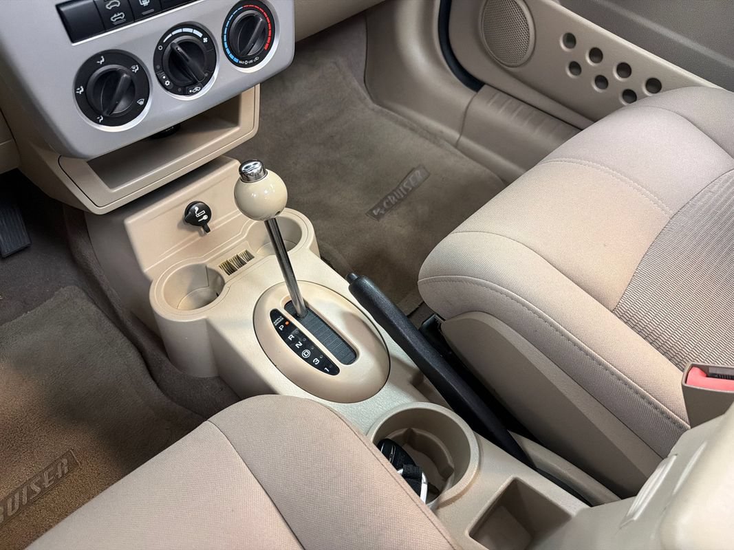 Used 2008 Chrysler PT Cruiser Convertible FWD image 21