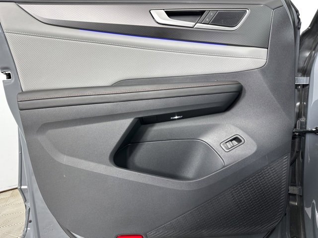 Used 2025 Volkswagen Atlas Peak Edition SE image 22