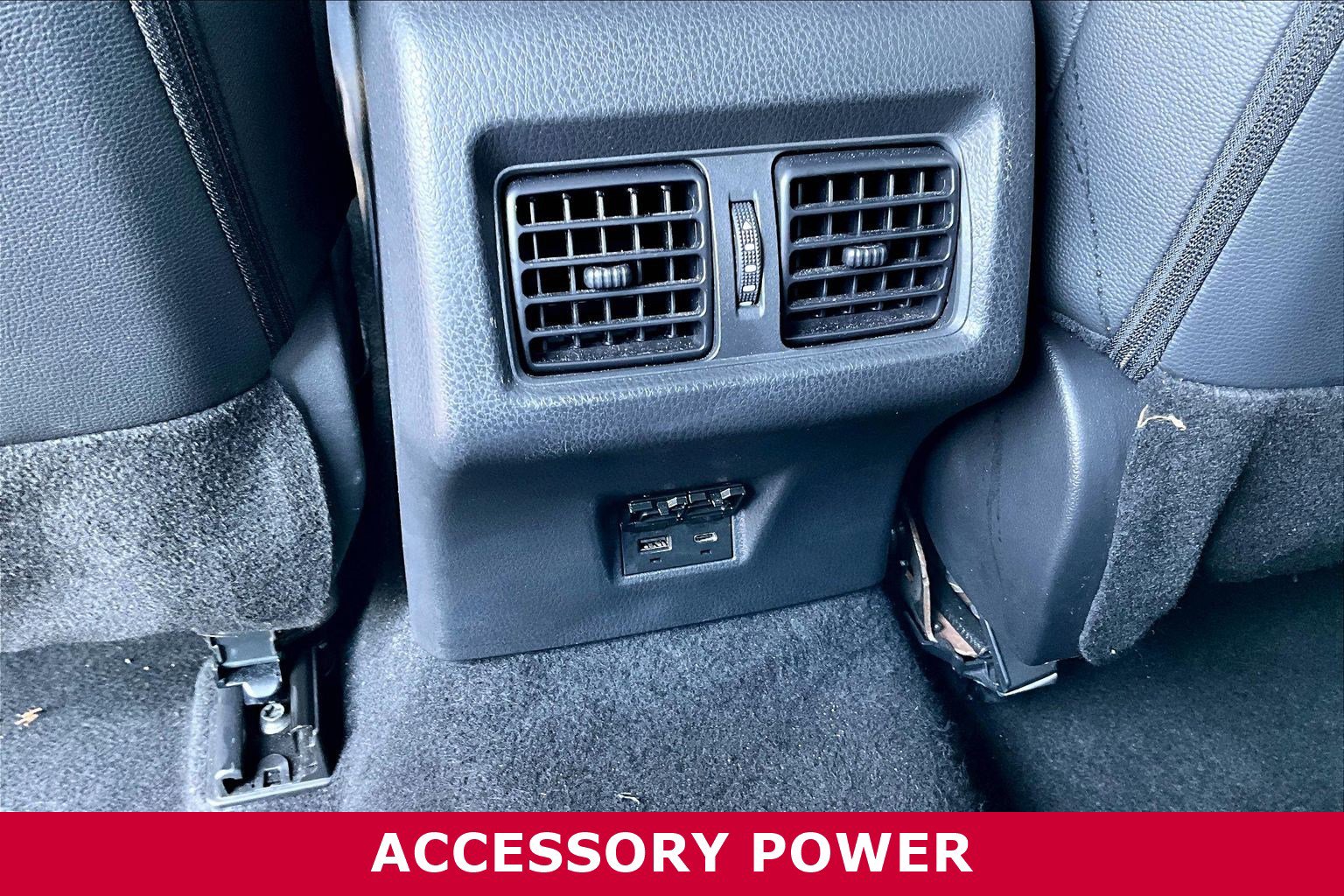 Used 2025 Toyota Camry SE w/ Convenience Package AWD/4WD image 10