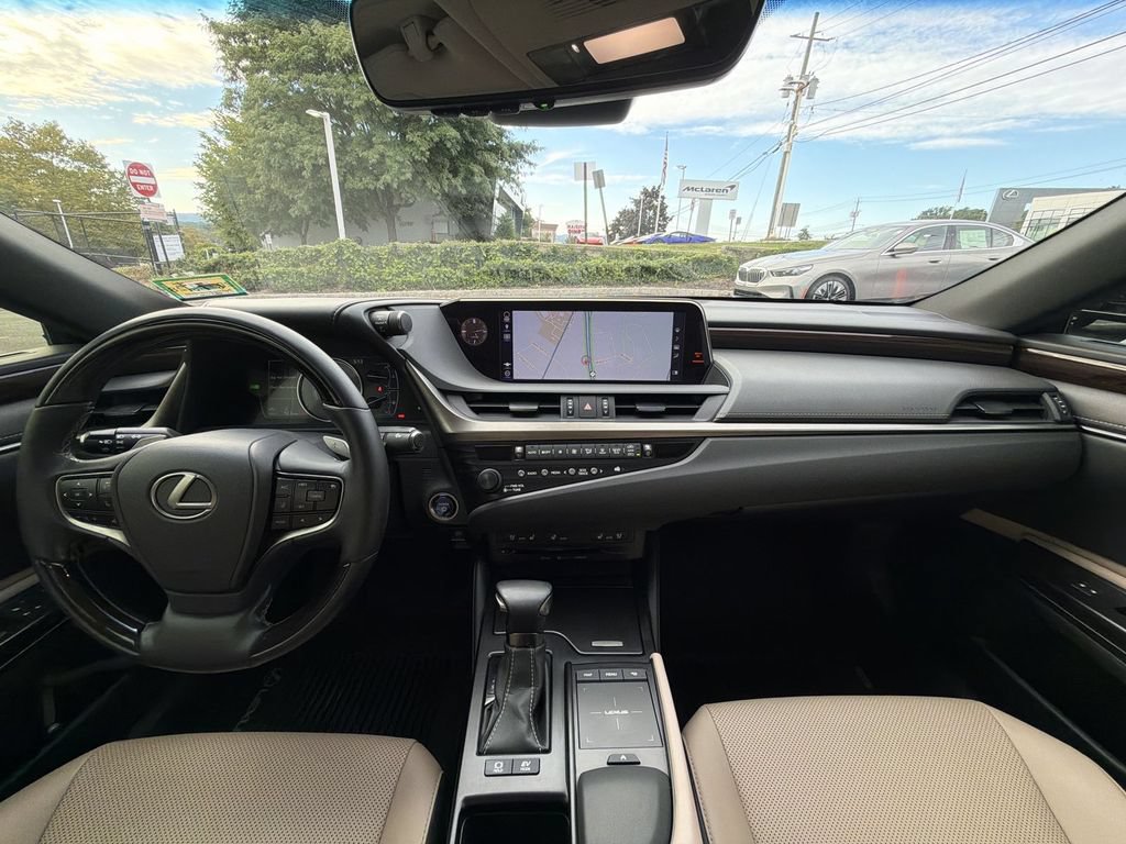 Used 2019 Lexus ES 300h w/ Premium Package FWD image 18