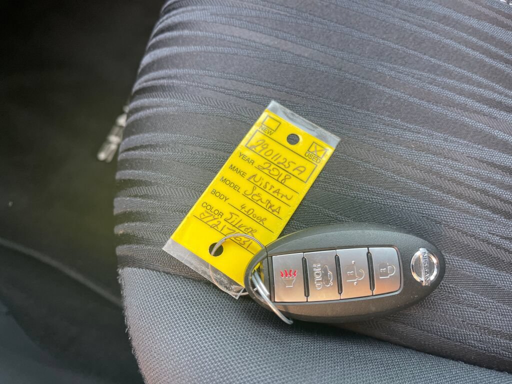 Used 2018 Nissan Sentra SV FWD image 4