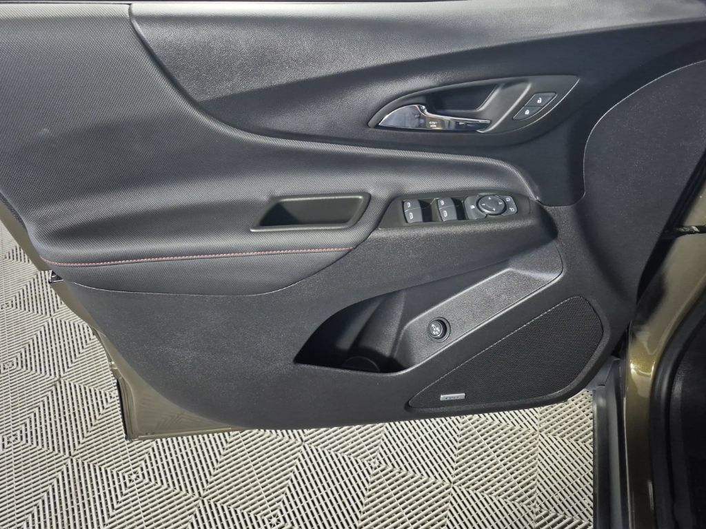 Certified 2024 Chevrolet Equinox RS w/ RS Leather Package FWD image 6