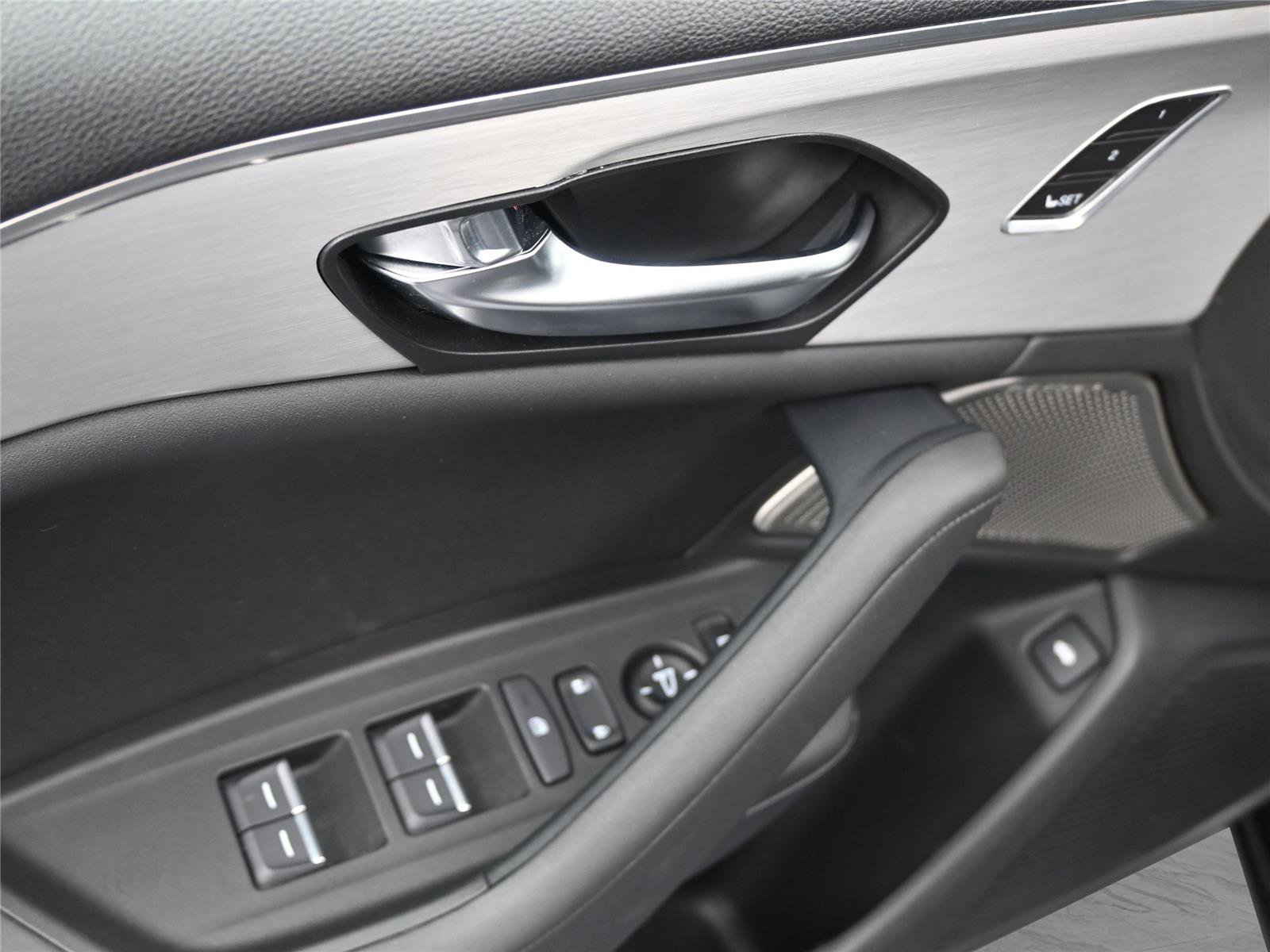 Certified 2023 Acura TLX w/ Technology Package image 8