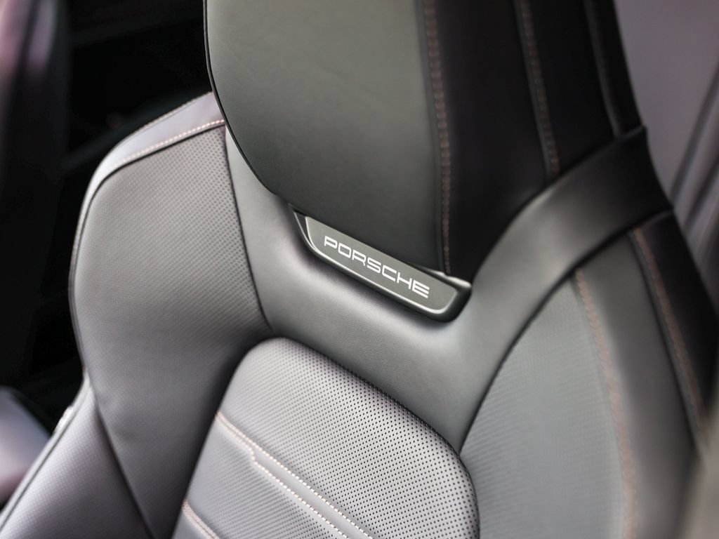 New 2026 Porsche Cayenne Turbo AWD/4WD image 16