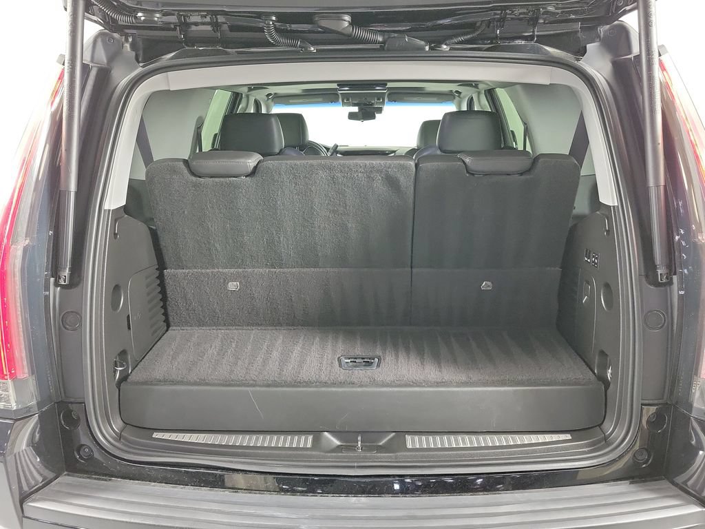 Used 2017 Cadillac Escalade Premium Luxury RWD image 7