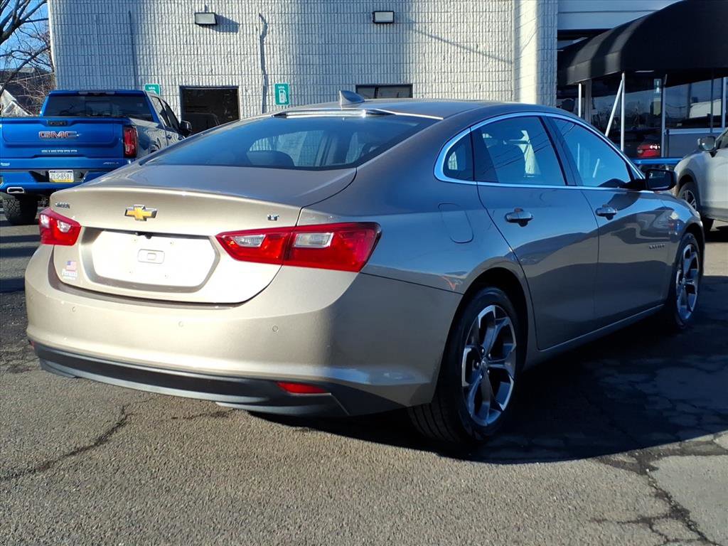 Used 2024 Chevrolet Malibu LT image 3