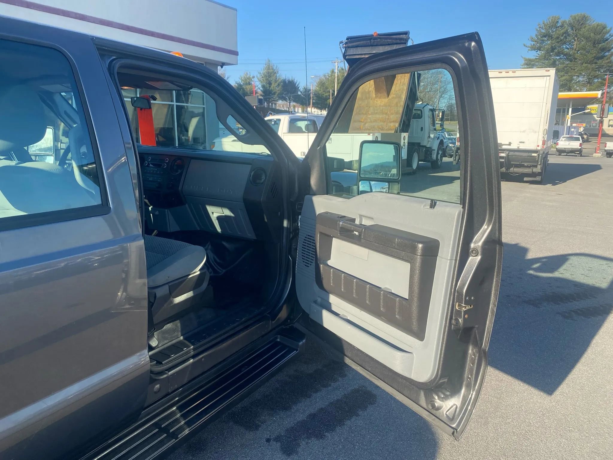 Used 2016 Ford F450 XL w/ Power Equipment Group image 19