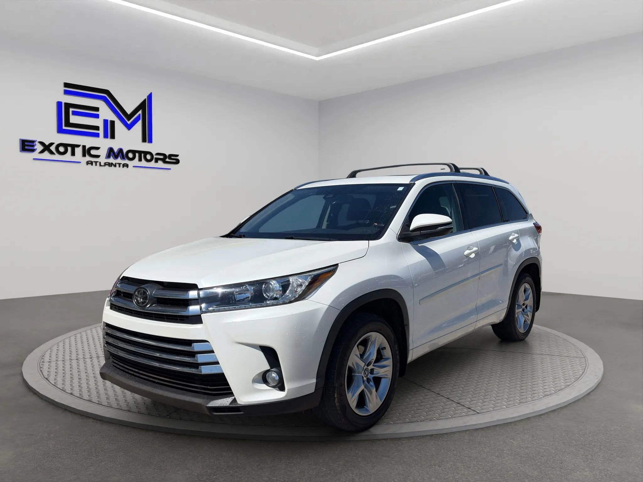 Used 2017 Toyota Highlander Limited AWD/4WD image 1