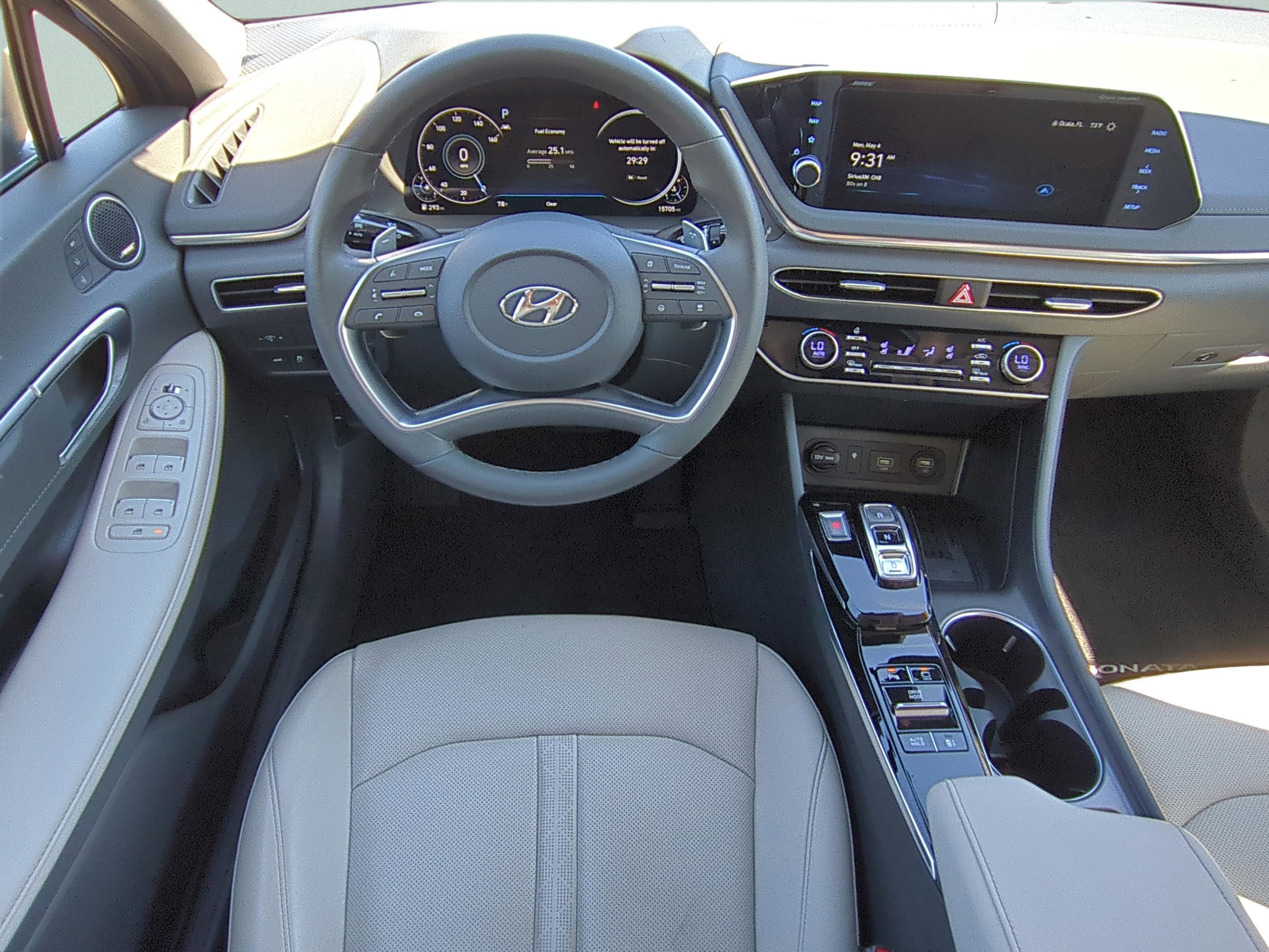 Used 2022 Hyundai Sonata Limited w/ Preferred Accessory Package FWD image 11