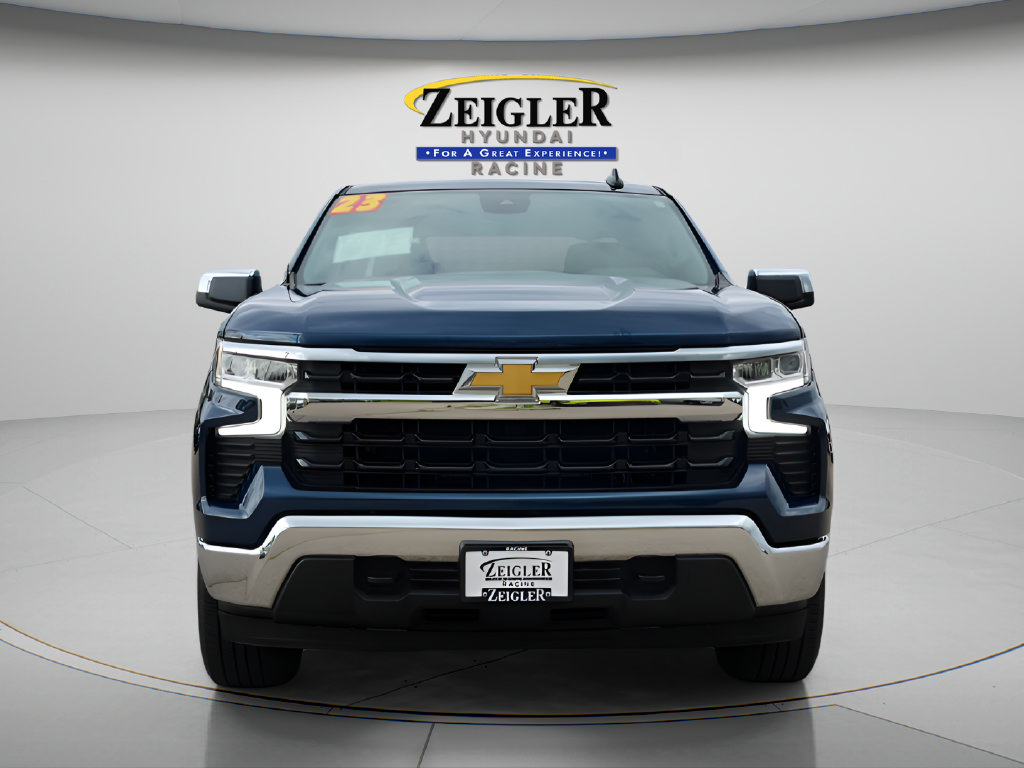 Used 2023 Chevrolet Silverado 1500 LT AWD/4WD image 2