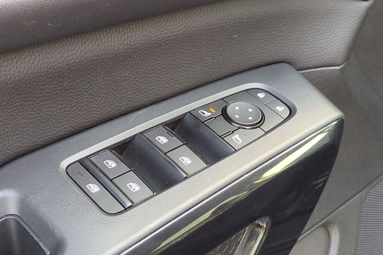 Certified 2023 Nissan Pathfinder SV FWD image 15