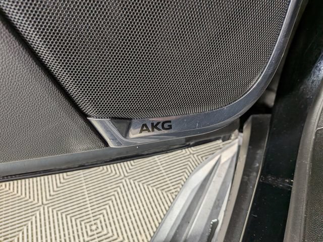 Certified 2024 Cadillac Escalade ESV Premium Luxury w/ LPO, Floor Liner Package AWD/4WD image 10