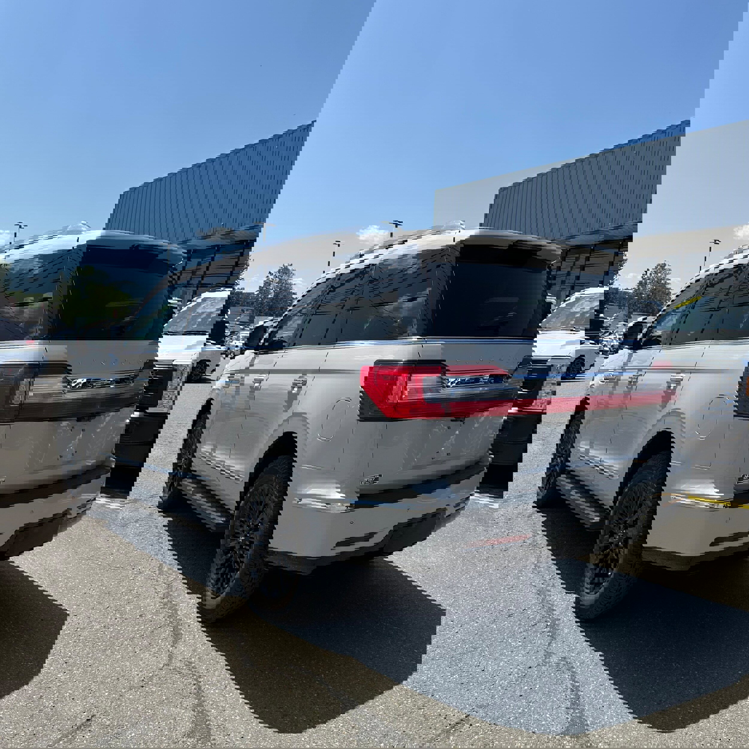 Used 2019 Lincoln Navigator Premiere image 5