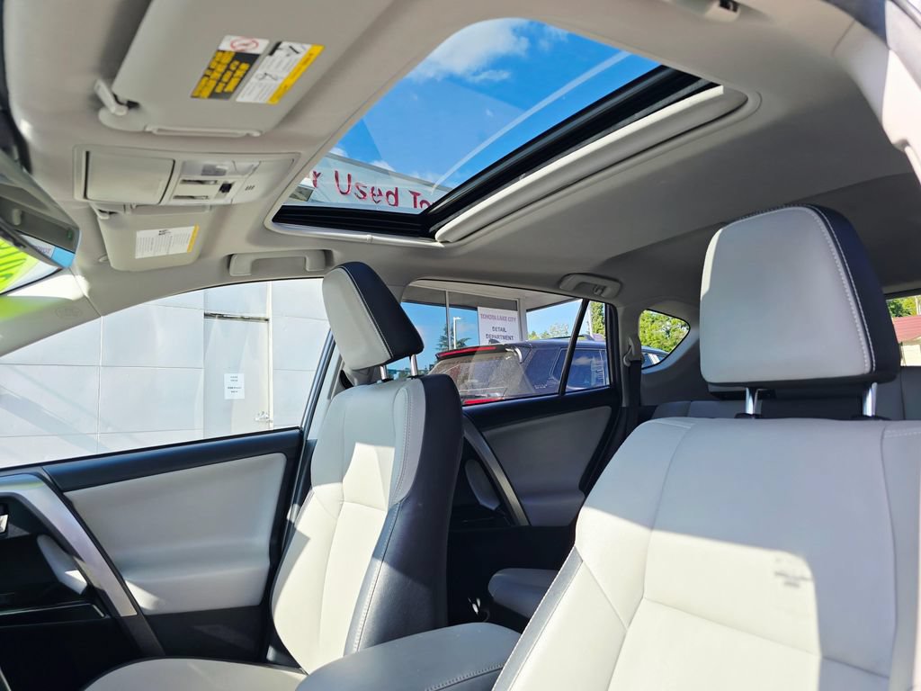Used 2018 Toyota RAV4 Limited w/ Carpet Mat Package AWD/4WD image 21